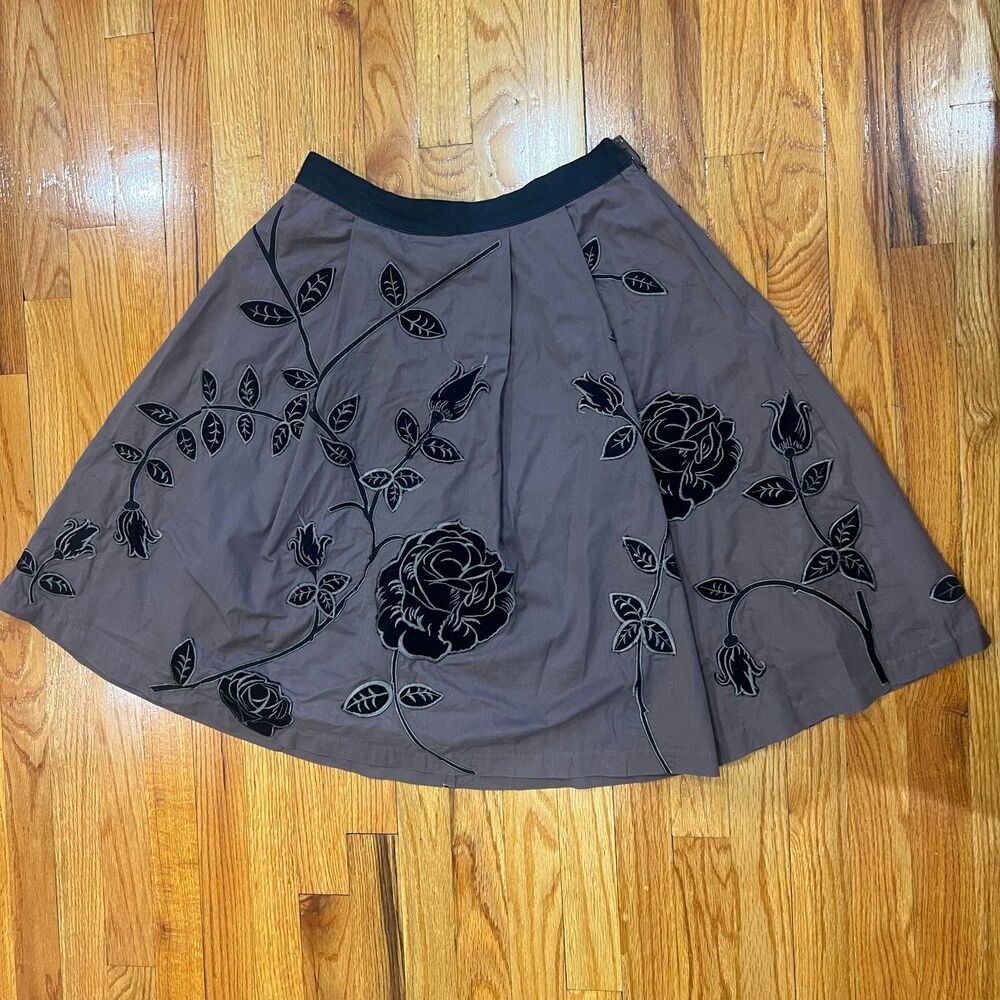 Anthropologie Odille brown full skirt black velvet floral appliques velvet trim
